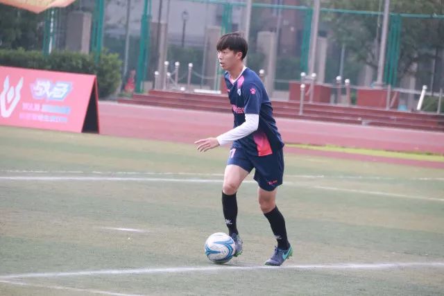 利物浦官宣新帅！43岁伊劳拉上任+签约2年，3大特质与克洛普神似